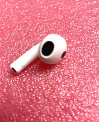 GENUINE Apple AirPods Headphones Wireless Earbuds A2564 W Charging