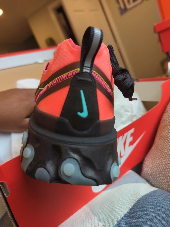 Size 12.5 M - Nike React Element 87 Hyper Fusion BRAND NEW  - Image 4 of 4