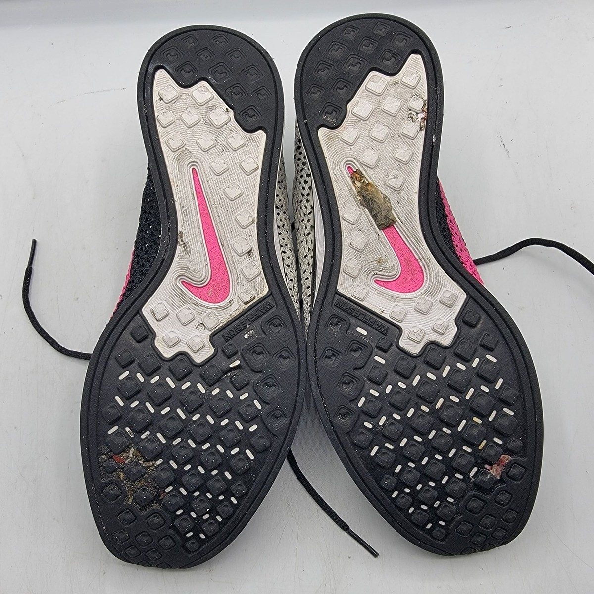 Nike Flyknit Racer Be True Rainbow Mens Size 9.5 Grey White Shoes 902366-100 CJ5482-100 Nike Air Max 90 Be True Rainbow White Wolf Grey  main image 4