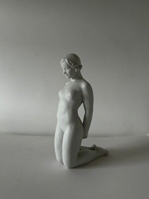 Lladro Beautiful Innocence Limited Edition by Jose Javier Malavia
