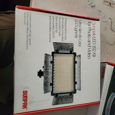 Sunpak LED 392 Slim On-Camera Bicolor Video Light Kit with Barndoor Set