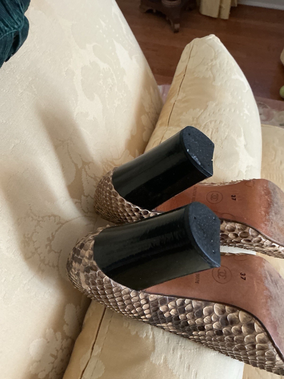 Authentic “CHANEL” Pumps 37 Python snake Patent  … - image 9