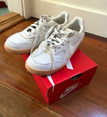 Nike Terra Manta Sneakers Size Women s 8.5 (fits like 8)