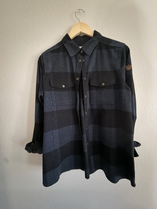 Fjällräven Blue/Black Plaid Wool Button-Up Shirt Women’s Large Long Sleeve Wool