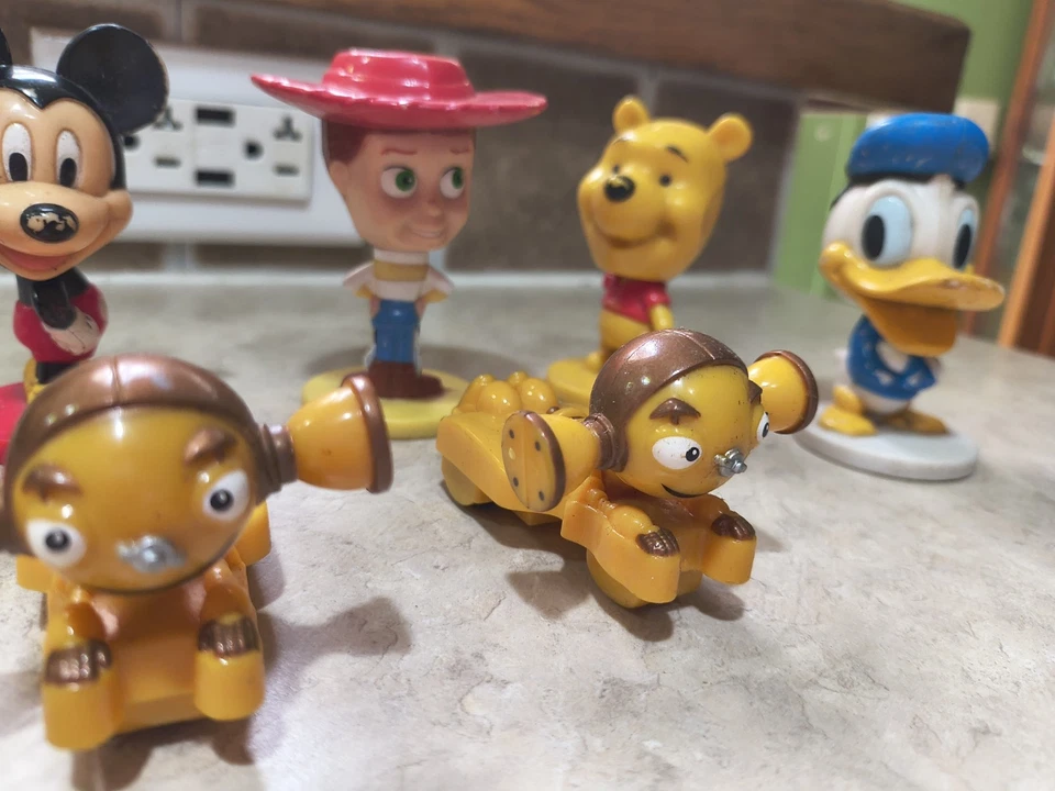 Vintage KELLOGGS BOBBLE HEADS Toy Lot Of 6 Collectible Toys And 2 Other Toys  - Image 4 of 4