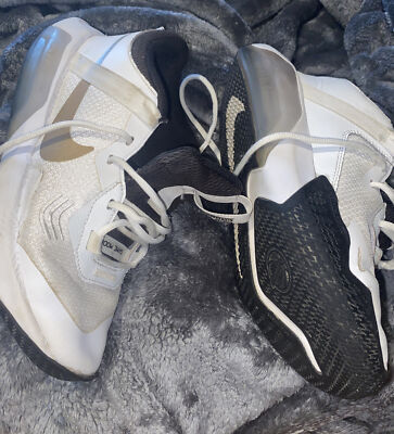 Nike Air Zoom CROSSOVER ( White ) Size 6Y