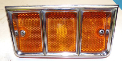 Mopar Chrysler 1975 to 1977 CORDOBA 75-78 Charger Front Side Marker 3798262
