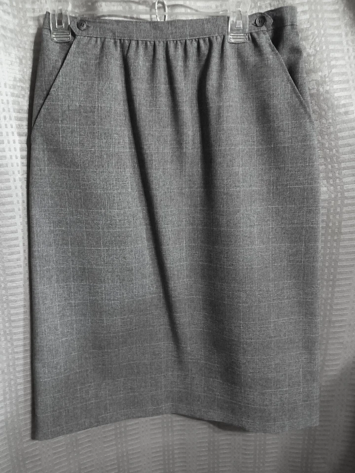 Haberdashery 10 码女式西装裙夹克上衣外套出售 11.99 美元 — 第 2/4 张图片