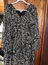Time Tru Black White Floral Print V-Neck Dress Size 12-14