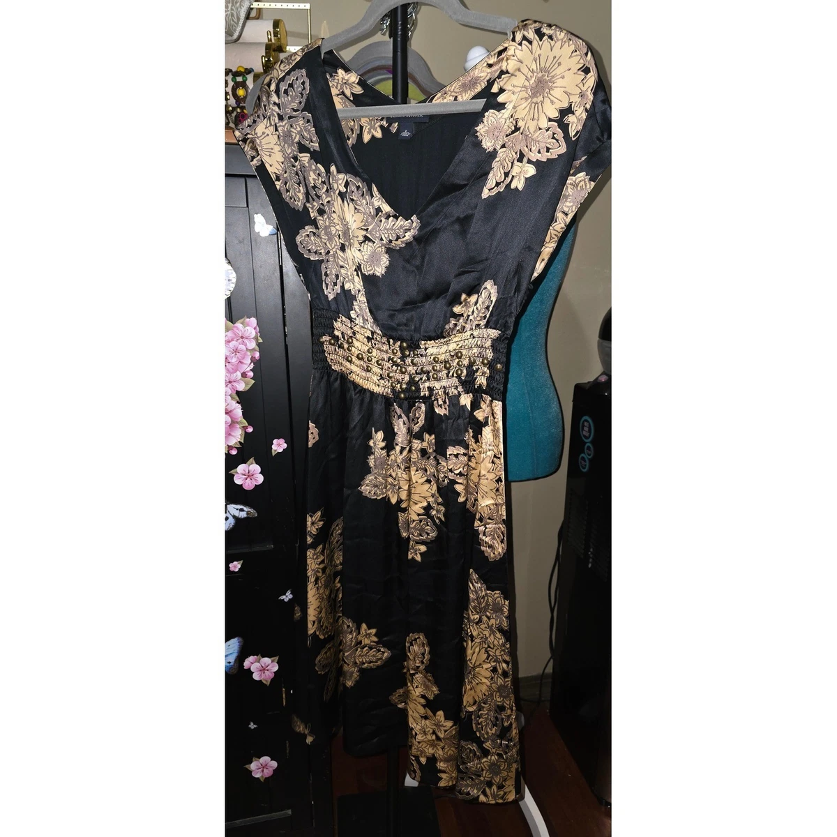 banana republic silk floral dress Banana Republic 100% silk Floral Cowl Neck Midi Dress (size 4) romantic feminine