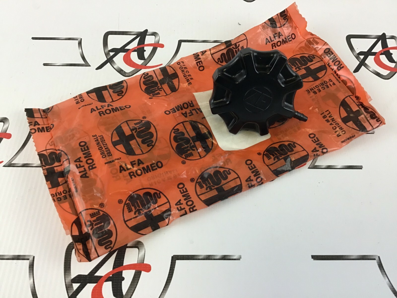 Power Steering Reservoir Cap Alfa Romeo 33 75 164 OEM Ref 60743573