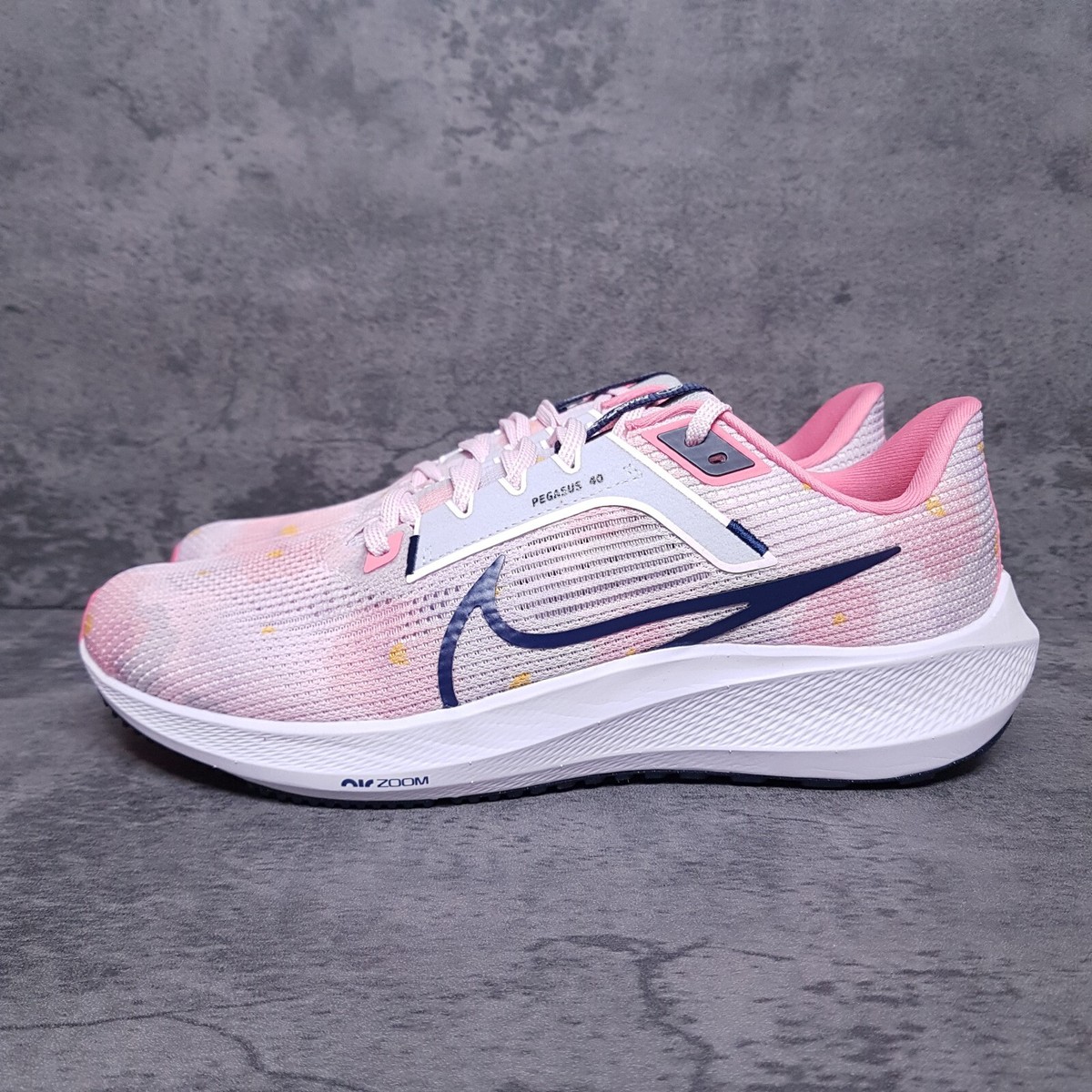 NIKE Air Zoom Pegasus 40 PRM Running Shoes Womens 11 Pearl  display picture 1