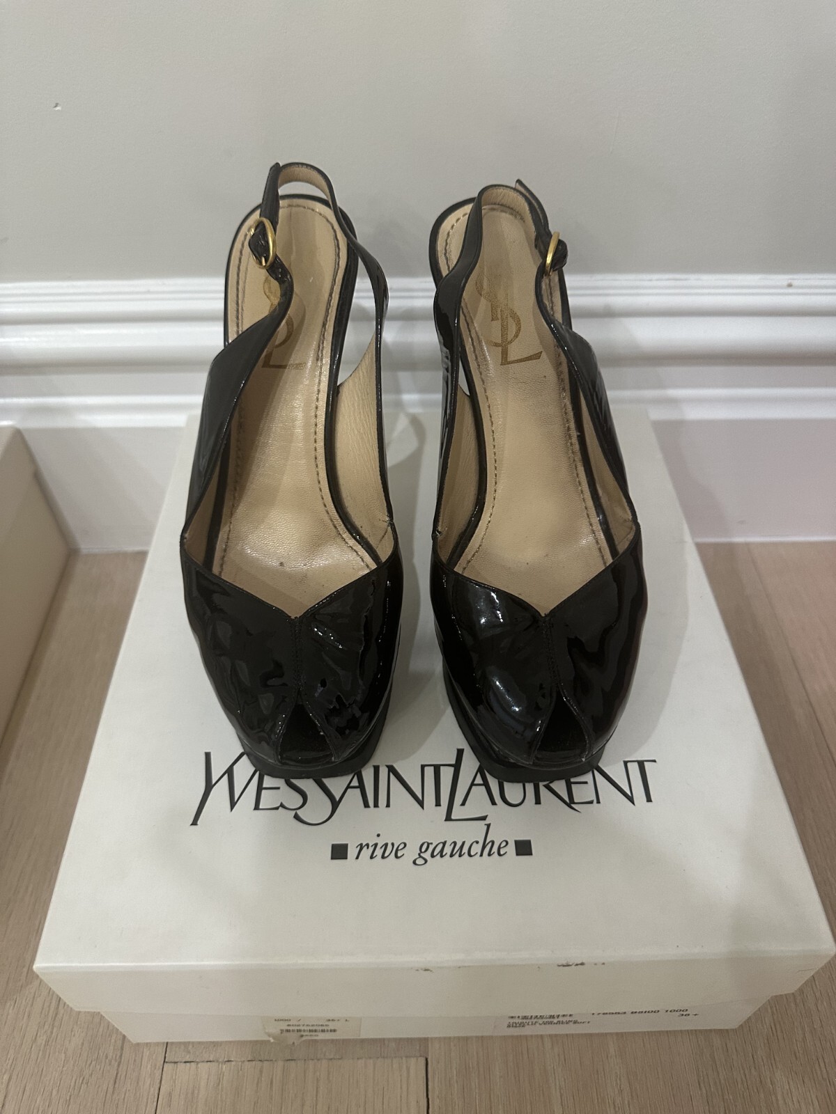 Sandali YSL Yves Saint Laurent Tribute 105 slingback neri in pelle verniciata 36 5