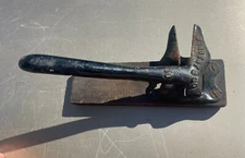 ANTIQUE CAST IRON SARGENT & CO. NO. 10 BRAND NUTCRACKER ATTACHED TO WOODEN BOARD