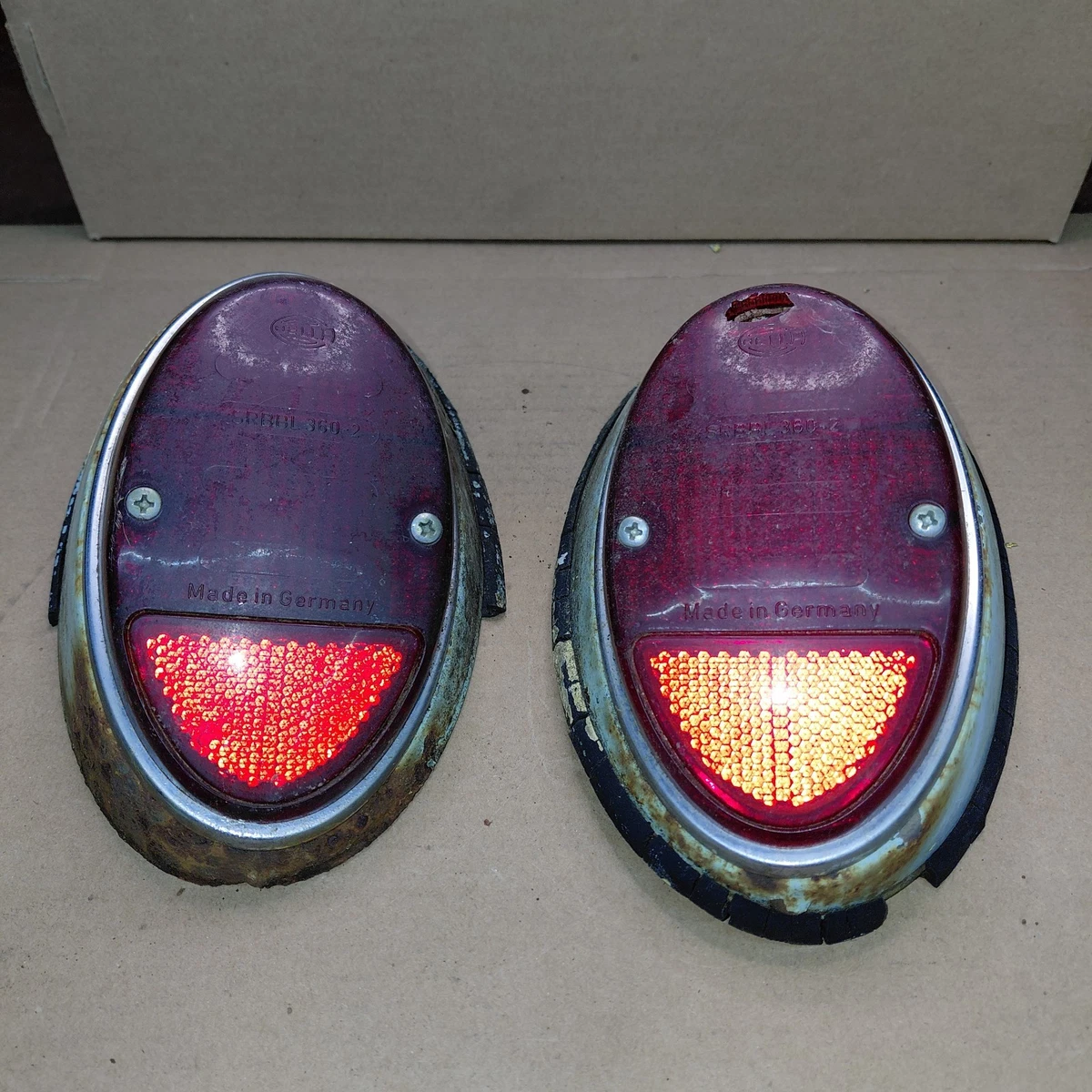 Tail Lights for Volkswagen Beetle with Vintage Part Assemblies for