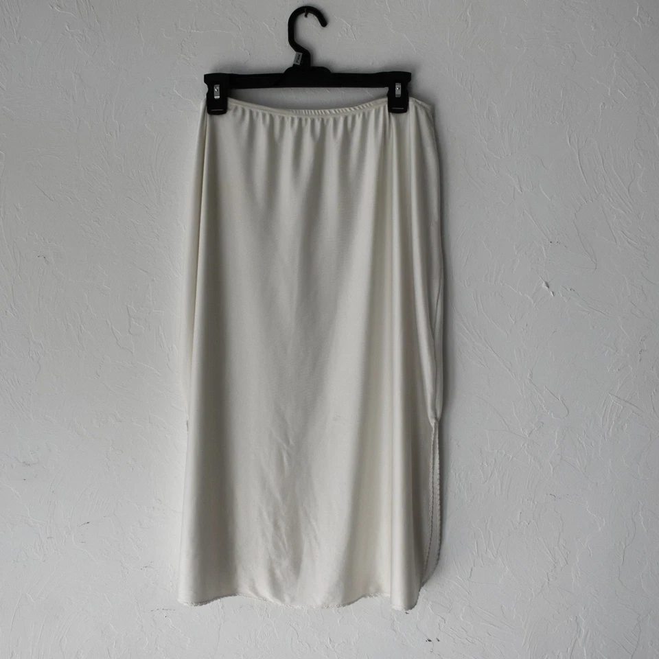 Saia Feminina Vintage Creme Completa Nylon Mescla de Lycra com Fenda Lateral Tamanho 10 - Imagem 4 de 4