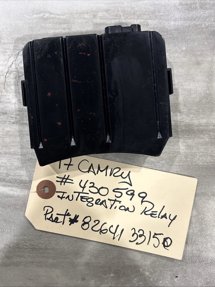 2017 TOYOTA CAMRY INTEGRATION MODULE RELAY OEM 8264133150 - Image 3 of 4