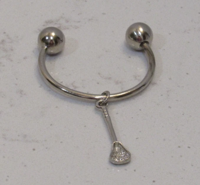 Llavero Tornillo Herradura Lacrosse Palo Dije Preppy Heritage Tradición Foto 2 de 4