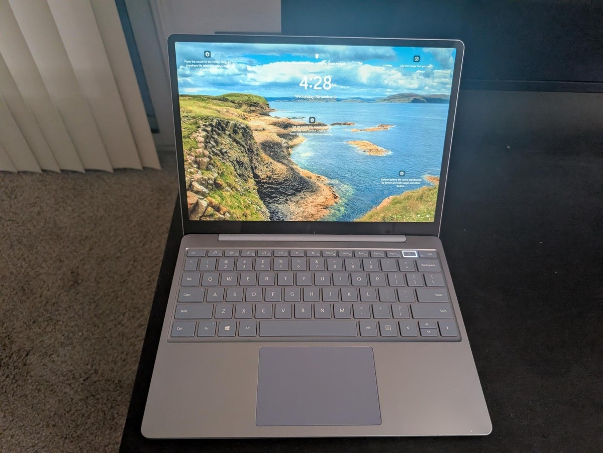 Microsoft Surface Laptop Go 12.4 inch (128GB, Intel Core i5 10th