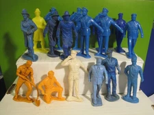 MARX AUBURN PLAYSET FIREMAN POLICEMAN FARMER 17 60mm PLASTIC ARMY TOY SOLDIERS