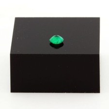 Émeraude Naturelle 0.81 Carats - Origine Muzo, Colombie, Avec étiquettes