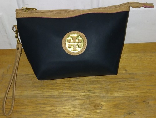 Tory Burch Wristlet Black Cosmetic Bag - Picture 14 of 16