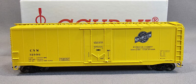 Accurail HO Scale Chicago & North Western 50' Plug Door Box Car 5110 32996 metal