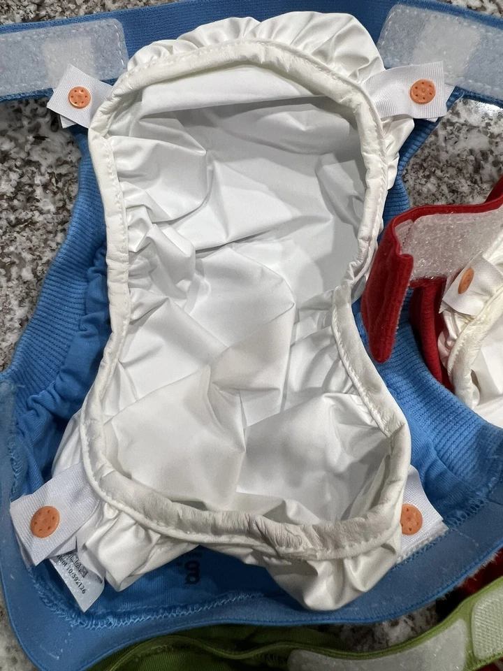 3 brand new small gdiapers (8-14) lbs - Image 3 of 4