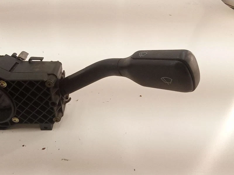 AUDI CABRIOLET 1997 COLUMNA DE DIRECCIÓN INTERRUPTOR MONTAJE LIMPIAPARABRISAS GIRO CRUCERO FABRICANTE DE EQUIPOS ORIGINALES USADO Foto 3 de 4