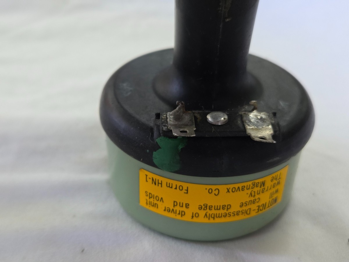 Pair Magnavox Horn Tweeters 580088-1 – 8 Ohm – Vintage 1969/1970