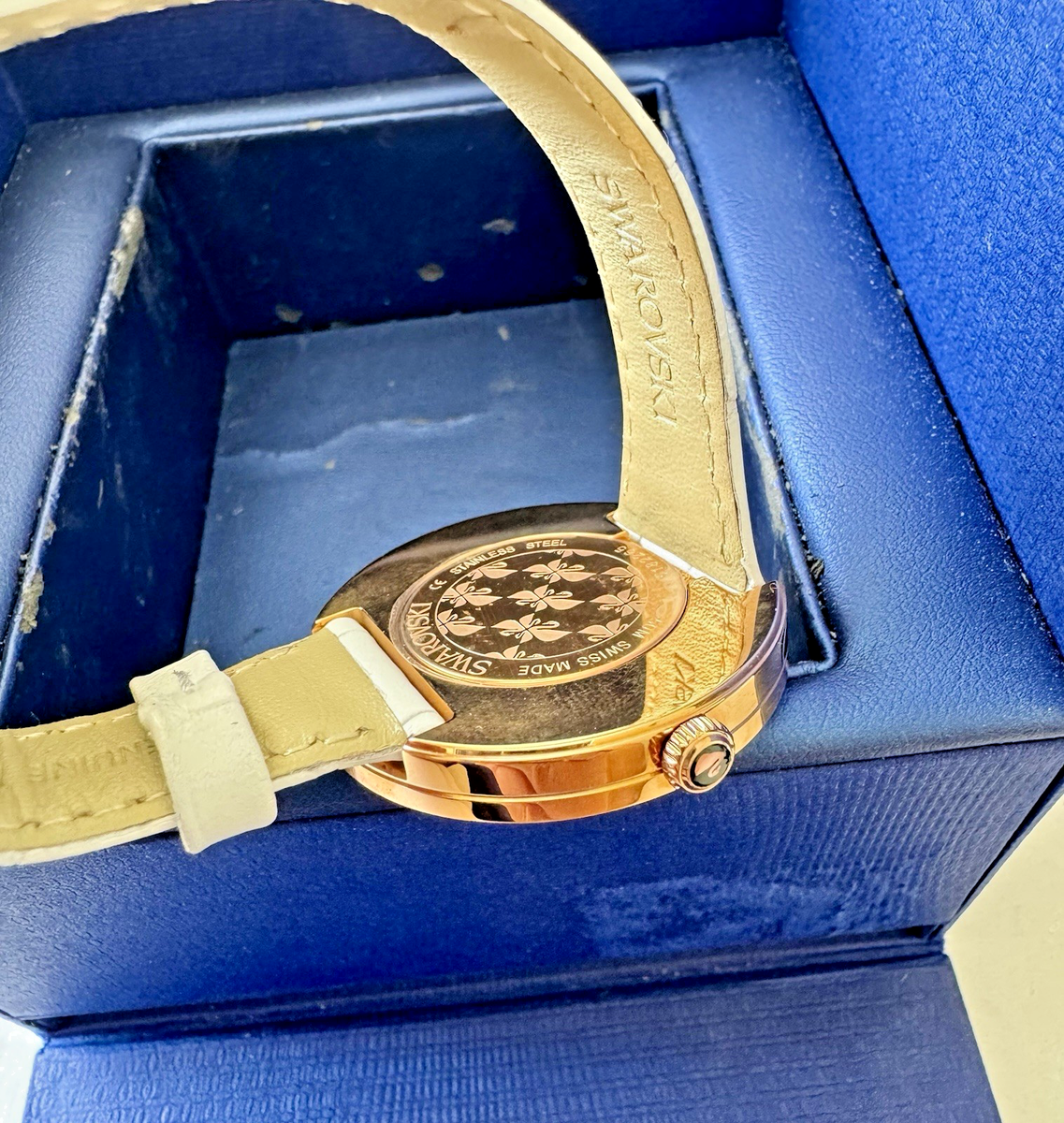 【新品未使用】SWAROVSKI OCTEA DRESSY ROS/WHT Swarovski Octea Dressy Ladies Watch Leather Strap White Rose