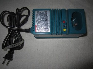 Makita Fast Charger DC9700A 7.2V and 9.6V Fast Charger OEM Clean