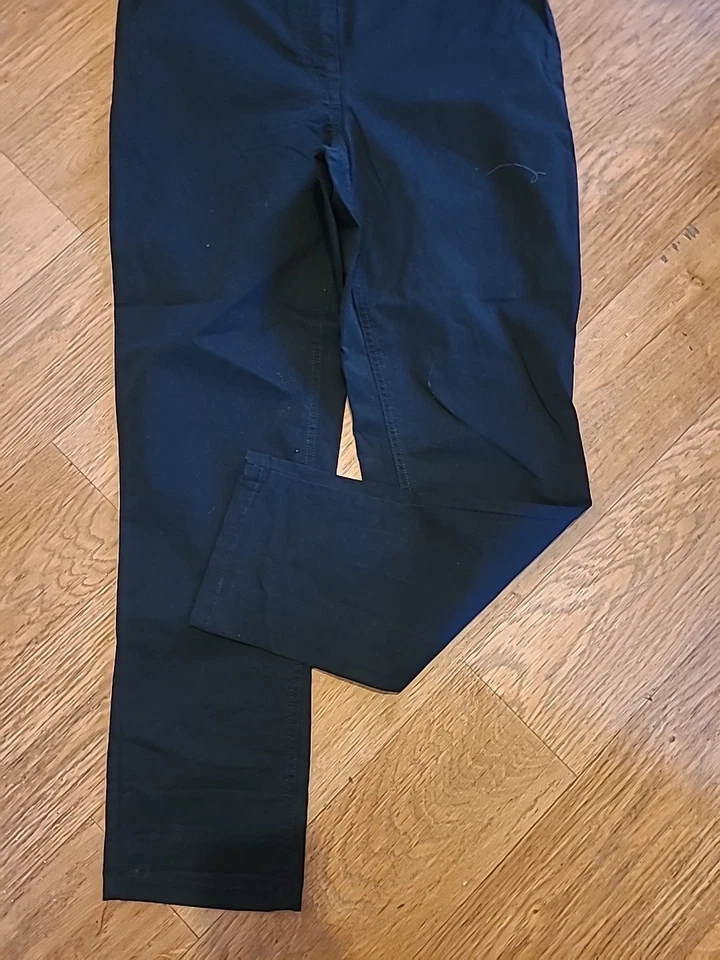 Pantalón chino negro para dama talla siguiente 12R Foto 2 de 3