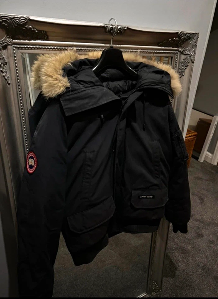 Canada Goose Chilliwack Men’s Black Hooded Down Bomber Full Zip Logo Size Small, photo 1 of 5