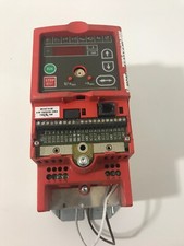 SEW EURODRIVE .5 HP MOVITRAC AC DRIVE 240 VAC 2.5 AMP MODEL MC07A004-2A3-4-00