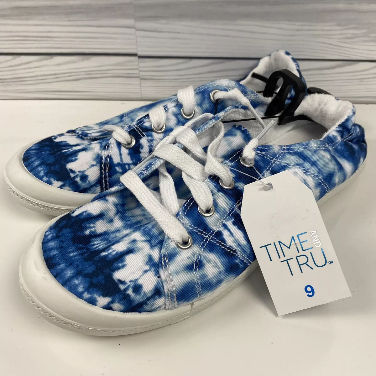 Scrunch back tennis shoes sale