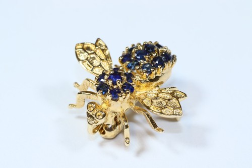 18k Sapphire Bumble Bee