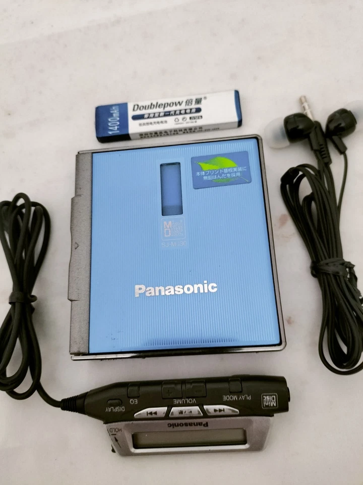 Panasoni portable MD player Sj-Mj 30 Walkman Blue ln good condition - Image 2 of 4