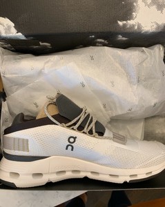 stores that sell on running shoes