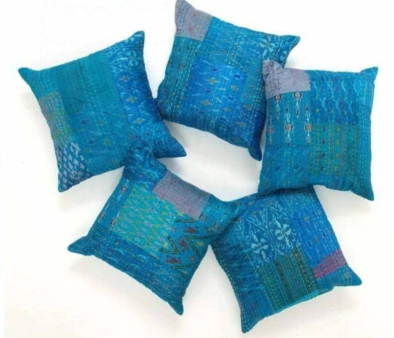Colcha de retalhos de seda indiana Patola Kantha tamanho duplo cobertor boho colcha de jogar - Imagem 2 de 3