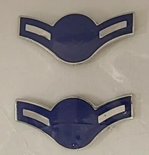 USAF AIRMAN AMN METAL CHEVRON COLLAR RANK INSIGNIA BADGE - OBSOLETE - 1 PAIR 