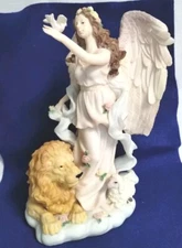 HERCO Professional Gift Angel Figurine With Lion Lamb Dove Gorgeous 10" Statue 