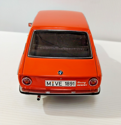 NOREV 1/43 – BMW 2000 TI – Orange Saumon – Grand Prix D'Amérique – Occasion