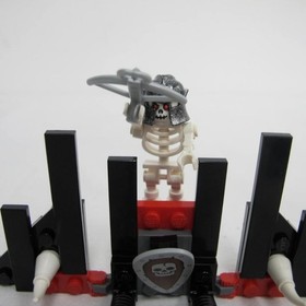 LEGO Castle 7091: Knight's Catapult Defense Set. Complete with instructions