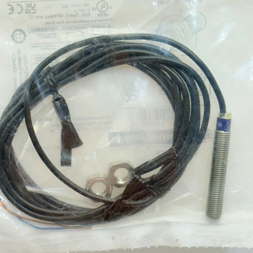 TELEMECANIQUE XS1M08MA230 INDUCTIVE PROXIMITY SWITCH - Picture 3 of 3