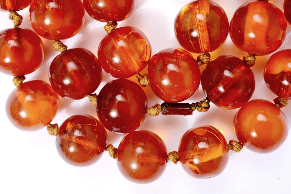 Collar de cuentas talladas ámbar chino años 1900 14 mm Foto 2 de 4