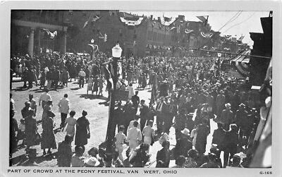 J11/ Van Wert Ohio Postcard c1940s Peony Festival Parade Crowd  237