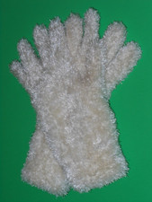 NUCOLLECTIONS WHITE PLUSH SHIMMERY GLOVES OSFM