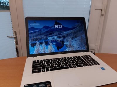 Asus F751SN  17,3 Zoll 8 GB Ram Win 11  SSD 500 GB  4-Core CPU  HDMI  USB 3.0