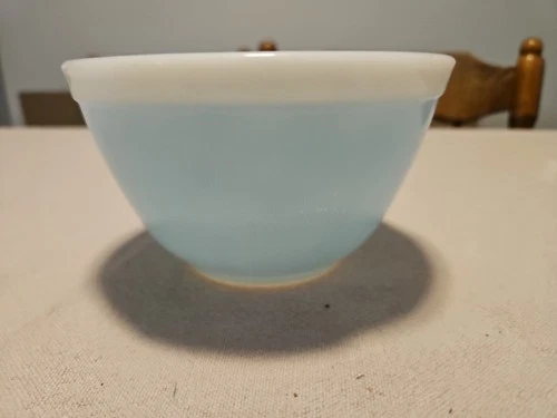 Pyrex Mixing Bowl Light Blue Americana 401 1.5" Vintage White Ring Rim